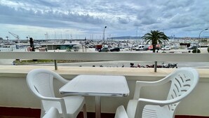 Outdoor dining - MARINA 1C (Estartit)