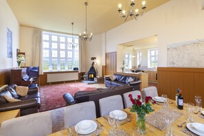 TV, lareira, DVD player