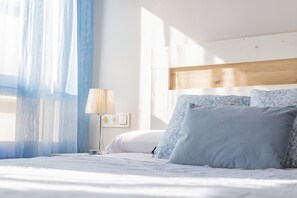 2 slaapkamers, een strijkplank/strijkijzer, gratis wifi, beddengoed