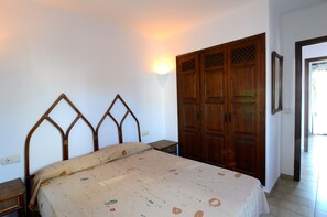 3 chambres, fer et planche à repasser, draps fournis