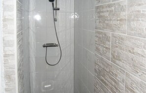Ensemble baignoire-douche