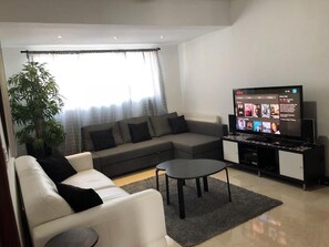 Télévision, jeux vidéo, chaîne hi-fi