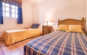 4 chambres, lit parapluie, draps fournis
