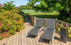 Unclassified image, 4 of 22, button