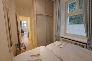 1 bedroom, travel cot, WiFi, bed sheets