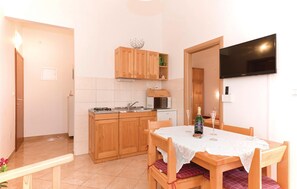 Dining - 2 bedroom awesome apartment in Srima (Srima)