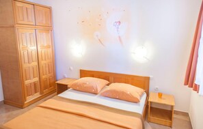 2 bedrooms, free WiFi, bed sheets - 2 bedroom awesome apartment in Srima (Srima)