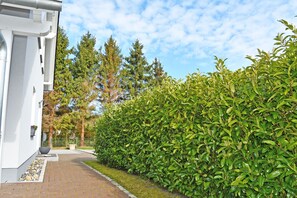 المنطقة المحيطة بالمنشأة