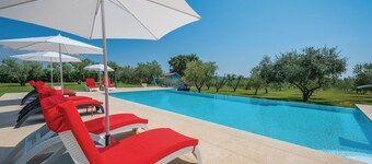 Gorgeous home in Tar with WiFi