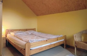 2 Schlafzimmer, Reisekinderbett, kostenloses WLAN