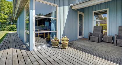 Stunning home in Juelsminde with sauna