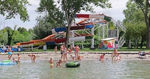 Beach nearby - Holiday apartment child-friendly with internet and barbecue facilities (Balatonföldvár)
