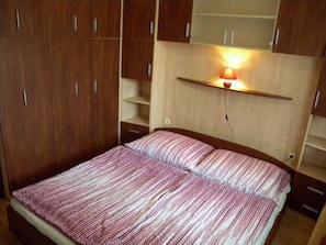 2 bedrooms, WiFi - Holiday apartment child-friendly with internet and barbecue facilities (Balatonföldvár)