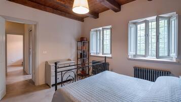 2 Schlafzimmer, Reisekinderbett, kostenloses WLAN, Bettwäsche