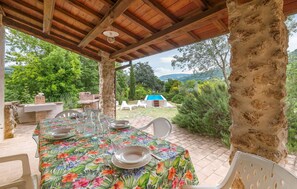 屋外ダイニングエリア