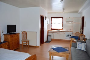 1 bedroom, in-room safe, WiFi, bed sheets