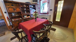 Dining - Holiday apartment in a quiet location with pool and children's playground (Siófok)