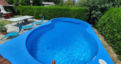 Apartamento vacacional en una zona tranquila con piscina