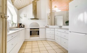 Kühlschrank, Herdplatte, Geschirrspüler