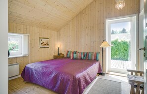 3 bedrooms, travel cot, free WiFi
