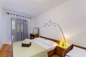 2 bedrooms, WiFi - Holiday apartment with terrace (Crikvenica)