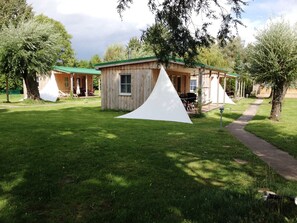 Unclassified image, 3 of 28, button