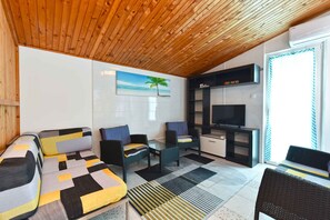 TV - Holiday apartment mit Klimaanlage und Terrasse (Fažana)