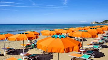 Una spiaggia nelle vicinanze