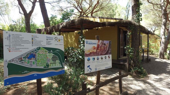 Exterior - Bungalow in a holiday village (Castiglione della Pescaia)