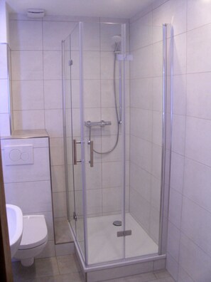 Douche, sèche-cheveux