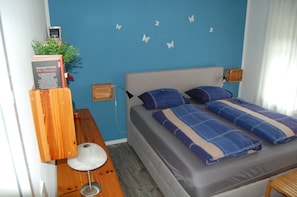 1 chambre, fer et planche Ă repasser, lit parapluie, Wi-Fi