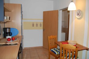 Unclassified image, 3 of 18, button - Holiday apartment - Ferienwohnung-Beethovenstrasse (Westerstede)