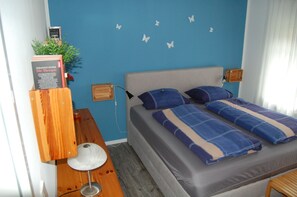 1 bedroom, iron/ironing board, WiFi, bed sheets - Holiday apartment - Ferienwohnung-Beethovenstrasse (Westerstede)