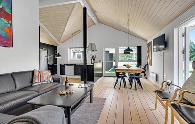 Cozy home in Jerup with sauna
