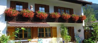 Ferienwohnungen Lindinger - Holiday apartment Atelier