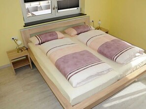 2 Schlafzimmer, Zimmersafe, Reisekinderbett, WLAN