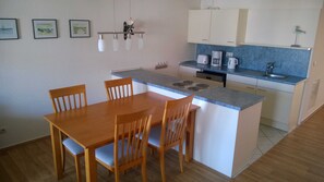 Kühlschrank, Ofen, Geschirrspüler, Toaster