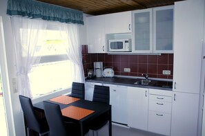 Kühlschrank, Mikrowelle, Geschirrspüler