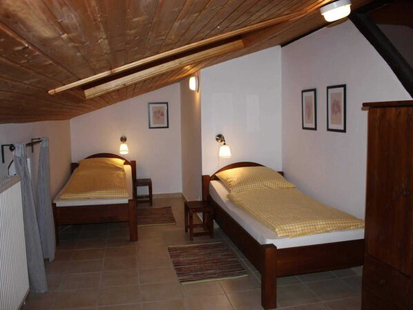 2 bedrooms, travel crib, WiFi, bed sheets
