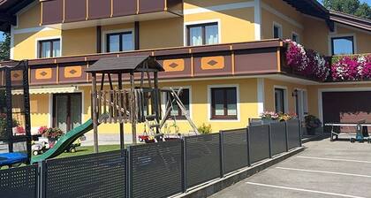 Location Mondseeberg - GĂ€stehaus Wienerroither