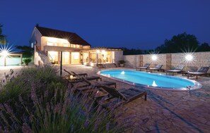 Outdoor pool - Gorgeous home in Gorica with kitchen (Gorica)