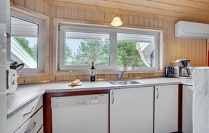 Kühlschrank, Mikrowelle, Herdplatte, Geschirrspüler