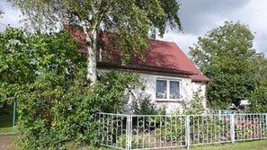 Unclassified image, 4 of 12, button