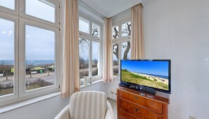 Interior - Villa Germania I. OG 3, SEEBLICK - Villa Germania, 1st row, some Whgn. (Heringsdorf)