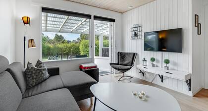 Beautiful home in Blåvand with kitchen