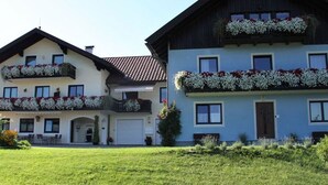 Exterior - Single Room - Pension Herned ** (Mondsee)