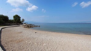 Beach nearby - Holiday apartment with air conditioning (Vantačići)