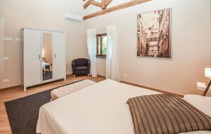 2 chambres, lit parapluie