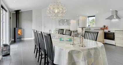 Beautiful home in Bogø By with WiFi