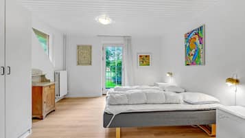 6 bedrooms, travel cot, free WiFi